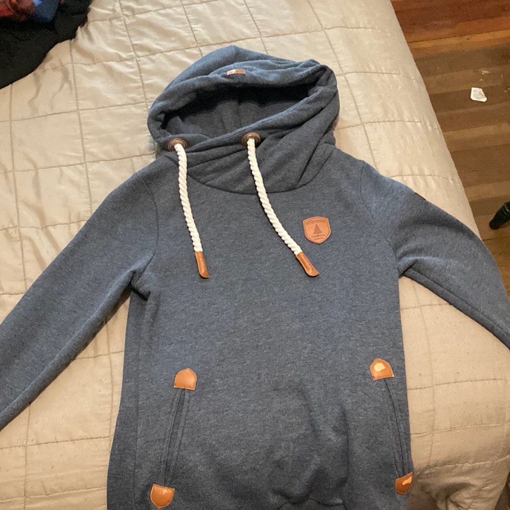 Sweater made my Wanakome size extra small
